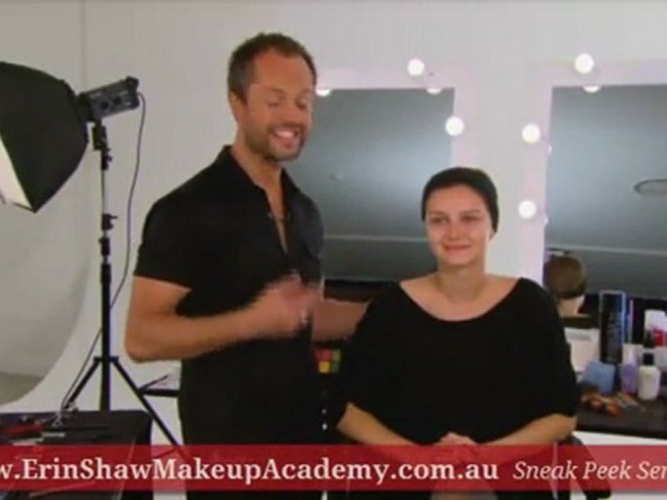 Learn 1960's Makeup Look from Erin Shaw's Mod Girl courses