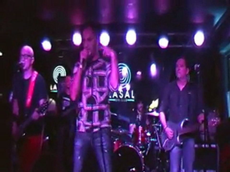 Something happened on the way to heaven - Baila morena - Words