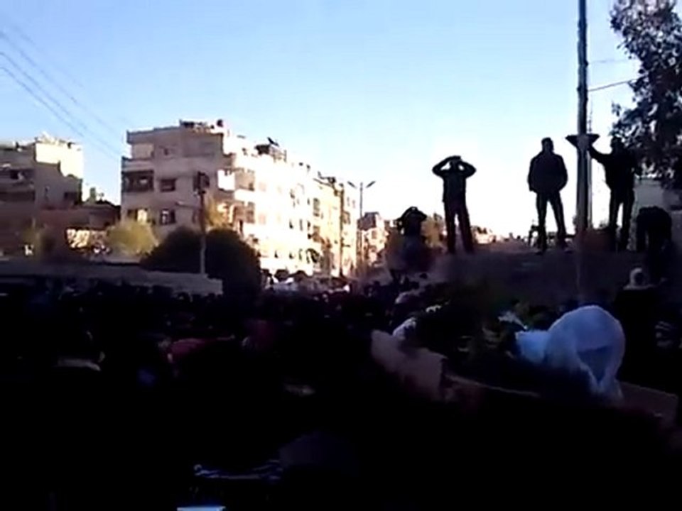 فري برس  ريف دمشق   زملكا   تشييع الشهيد البطل محمد رسلان 10 12 2011 ج11