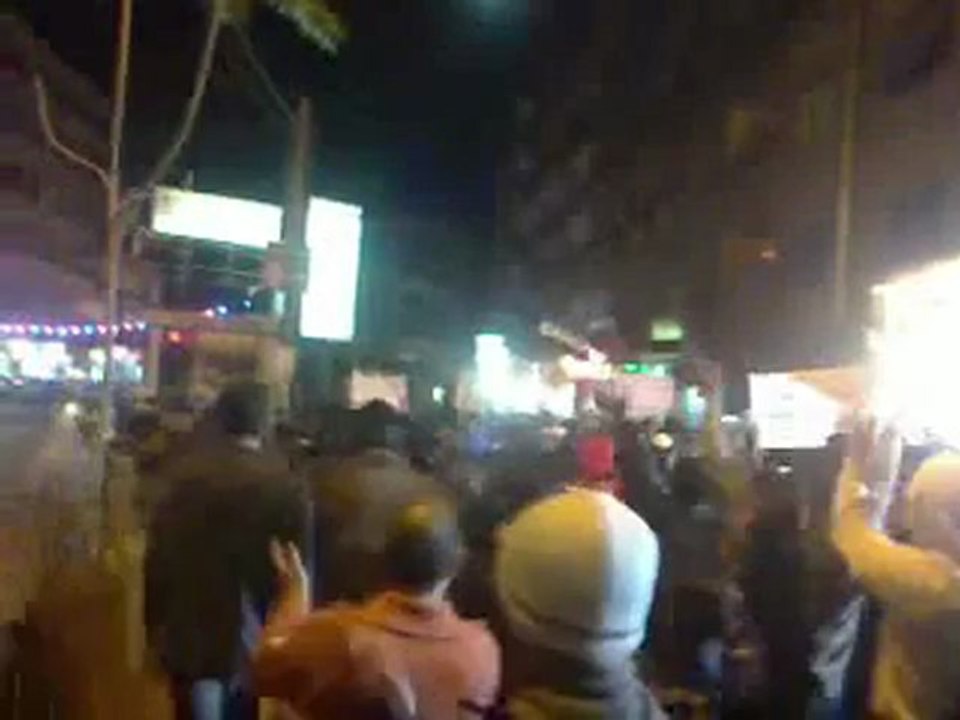 فري برس  ريف دمشق زملكا مظاهرة مسائية حاشدة نصرة لحمص 10 12 2011  ج2