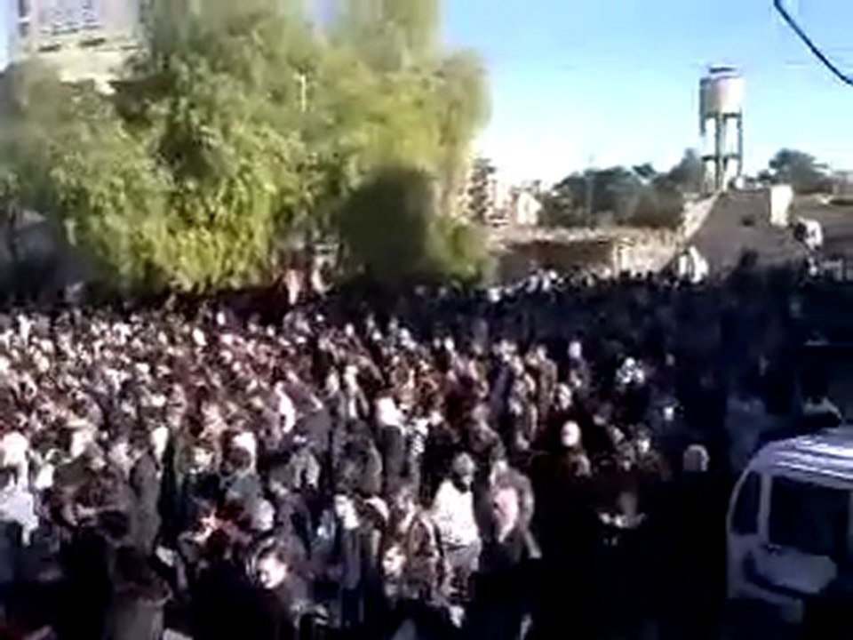 فري برس  ريف دمشق حمورية  تشييع الشهداء 10 12 2011