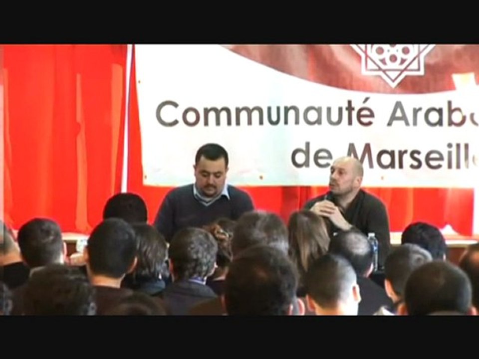 Soral se comparant à Biquette, le candidat "ideal" de Dieudoné, et Asselineau, le candidat bien reel de l'anti-oligarchie