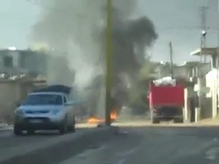 فري برس   ريف دمشق الزبداني  حرق الإطارات في صباح أحد إضراب الكرامة 11 12 2011 ج4