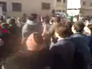Download Video: فري برس   مظاهرة طلابية في الأتارب بريف حلب تلبية لإضراب الكرامة 11 12 2011