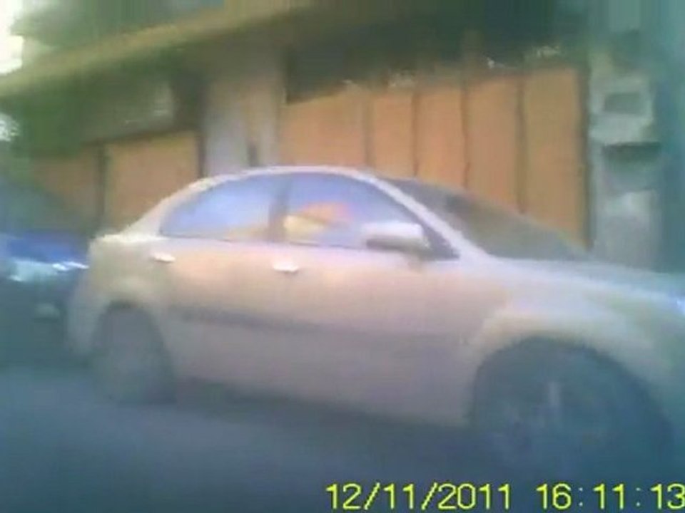 فري برس   حلب تل رفعت مفاجأة اضراب الكرامة في حي سوق الصاغة تجار حلب الشرفاء 11 12 2011