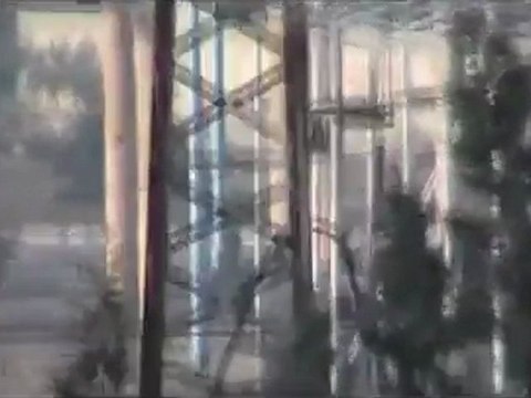 فري برس حماة أضراب الكرامة دبابات تخبئ عند دوار الفيلات 12 12 2011