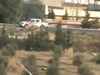 فري برس   حماه   دوار الشهداء تواجد الدبابات 12 12 2011