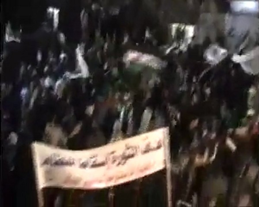 فري برس   حمص مسائية حي الخالدية وين عرب الله وتنديد بمهل الجامعة العربية 13 12 2011