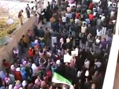 فري برس طفلة تغني الله الله يا الشهيد دربعلبة 13 12 2011