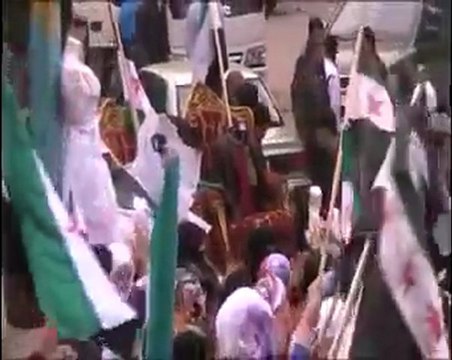 فري برس حمص حي الخالدية رااااااائعة جدا بقيادة البطل السارووت لازم تعرف يا بشار انت مين 14 12 2011