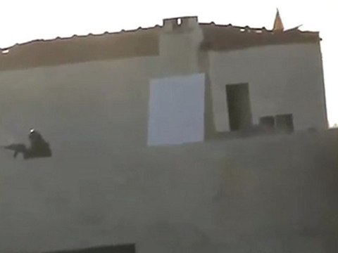 فري برس حمص باب الدريب هذا هوا الجيش السوري الخائن 7 12 2011