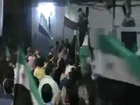 فري برس حمص باب السباع مظاهرة مسائية رااااائعة شباب الثورة تقسم بالله العظيم لن تتر اجع حتى اسقاط النظام 15 12 2011