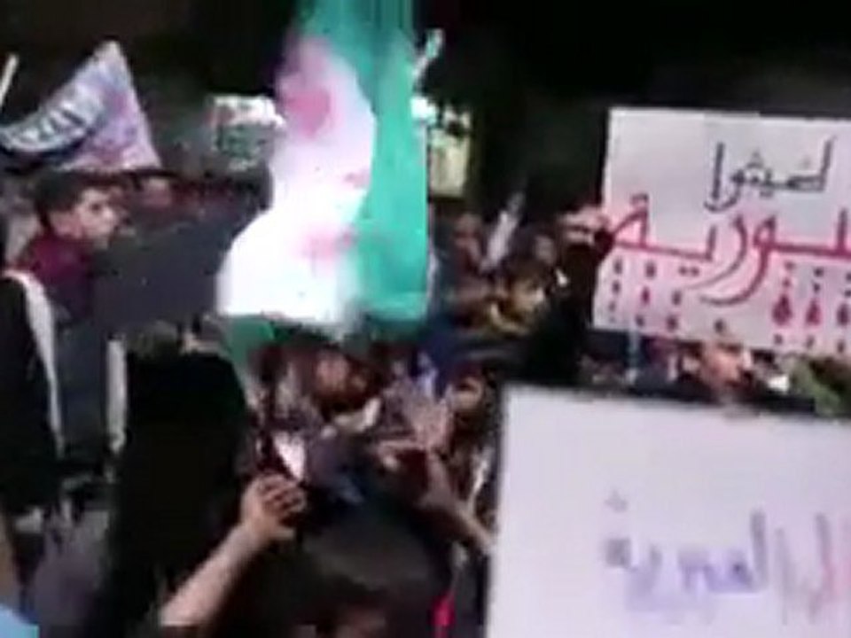 فري برس   إدلب ثوار سرمين يفدون جبل الزاوية بأرواحهم و دمائهم 17 12 2011