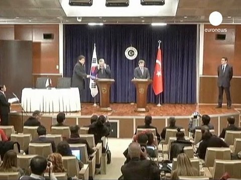 Cientos de turcos se manifiestan en París contra la ley...