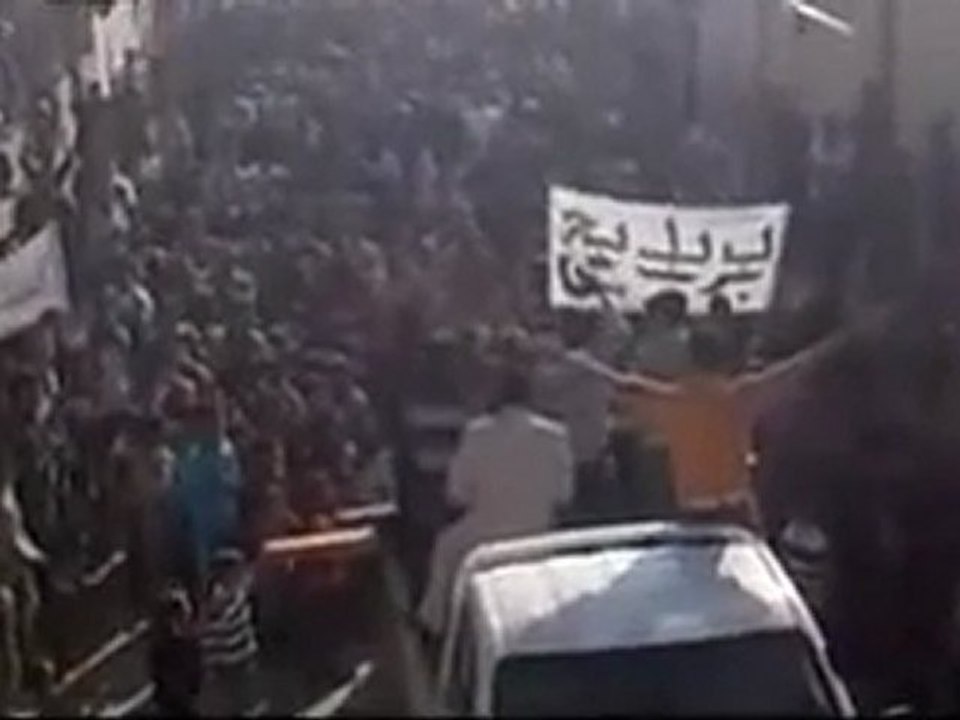 فري برس   حماة الغاب بريديج مظاهرة اشاوس البلدة 16 12 2011