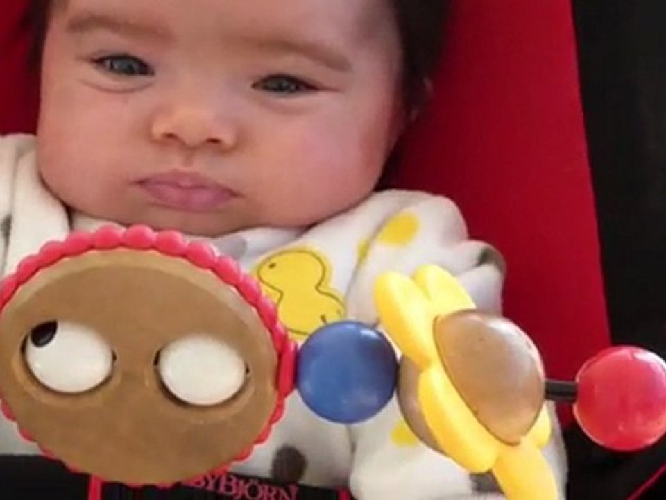 Lily Rose est de bonne humeur ce matin!