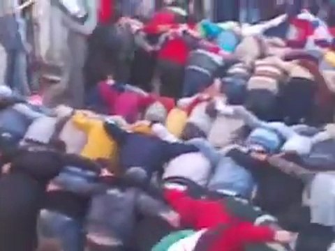 فري برس مظاهرة حماه طريق حلب 16 12 2011 ج1