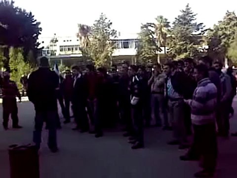 فري برس هتافات طلاب الجامعة اللبنانية طرابلس 16 12 2011