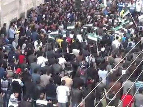 فري برس مظاهرة حاشدة بعد تشييع الشهيد محمد عبد المولى القداح 17 12 2011