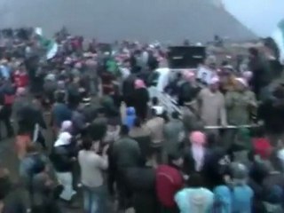 فري برس   حماة تشييع الشهيد معتز أكرم بكور ببلدة قلعة المضيق 18 12 2011 ج1