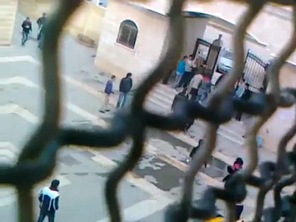 فري برس   حماه   اعتقال طلاب من مجمع معاهد حماه حي الصابونية 18 12 2011