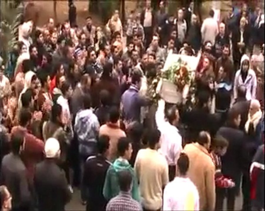 فري برس   حمص القصور تشيع الشهيد طاهر إبراهيم المروان من جامع شمس باااشا 18 12 2011 ج2