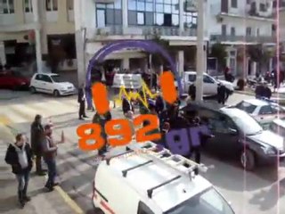 Επίθεση πολιτών κατά της Ντόρας Μπακογιάννη