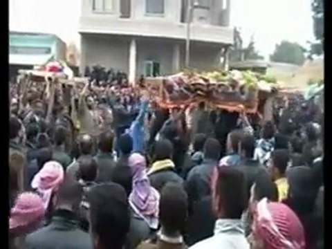 فري برس حمص القصير تشييع شهداء مجزرة البارحة 18 12 2011