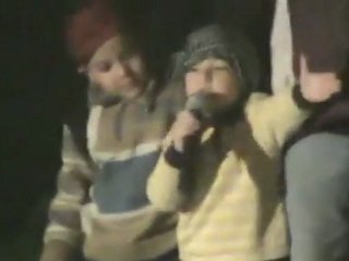 فري برس   عاد ابن الاربع سنوات ليقود مظاهرة جورة الشياح راائعة 18 12 2011