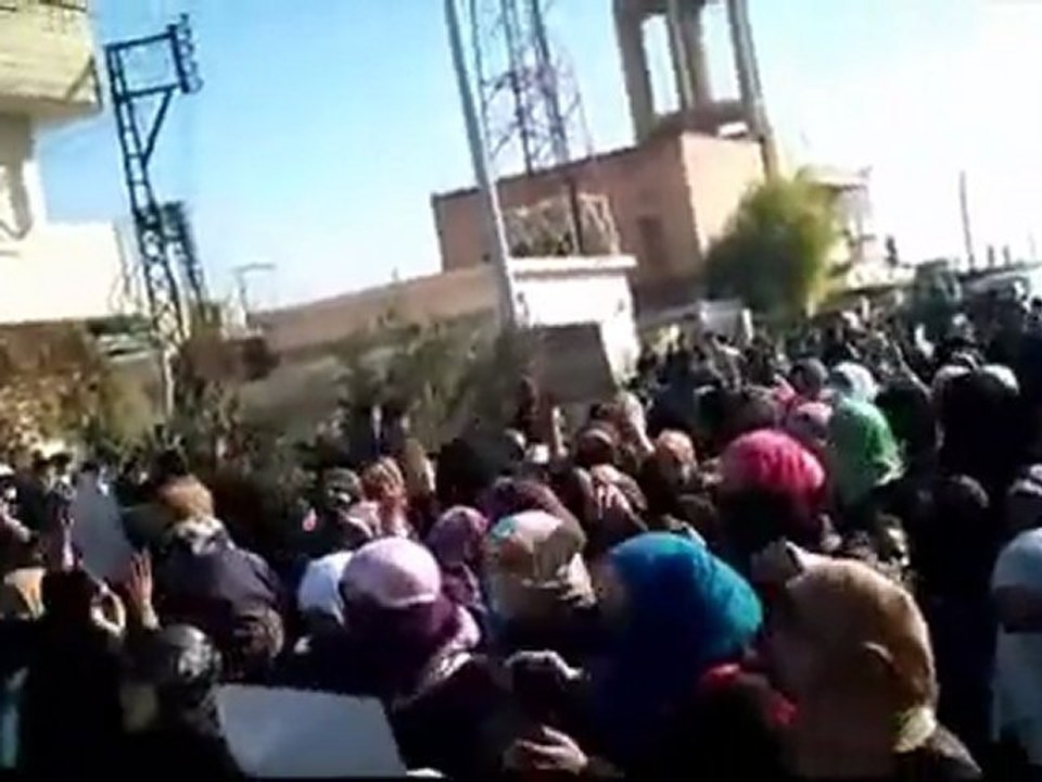 فري برس   اضراب الكرامة حرائر مدينة صوران 19 12 2011