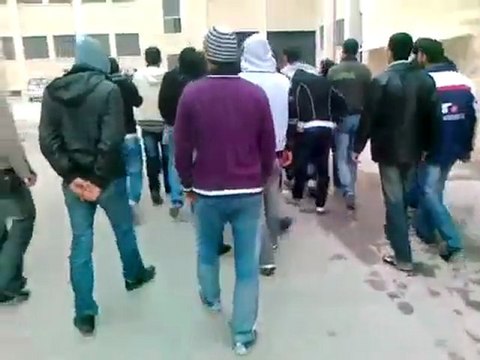 فري برس حماه مظاهرة طلابية في مجمع معاهد حماه 19 12 2011