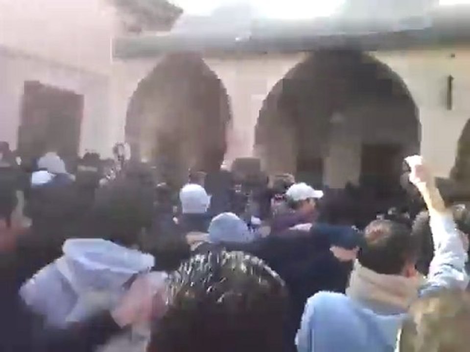 فري برس   دمشق حي القابون  شباب القابون في تشييع الميدان 19 12 2011 ج1