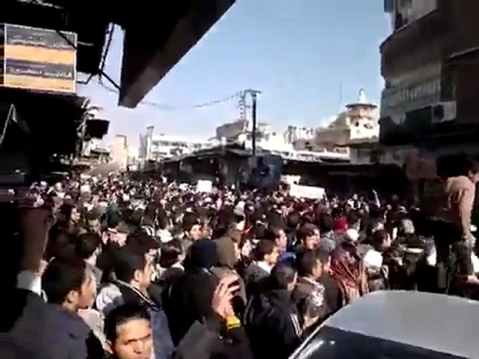 فري برس   دمشق حي القابون  شباب القابون في تشييع الميدان 19 12 2011 ج2