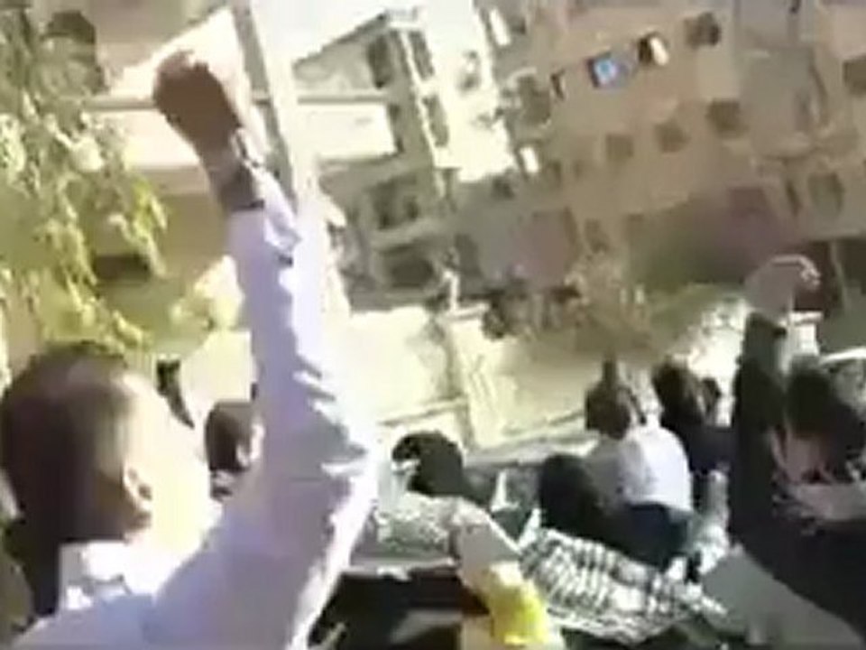 فري برس   حلب   الجامعة    مظاهرة كلية الآداب 19 12 2011