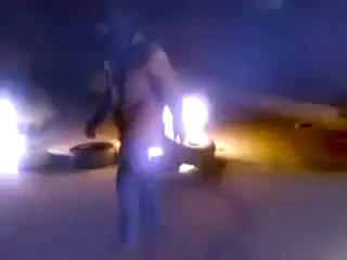 فري برس   التل ريف دمشق قطع الطريق العام 20 12 2011 ج1