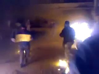 فري برس   التل ريف دمشق قطع الطريق العام 20 12 2011 ج2