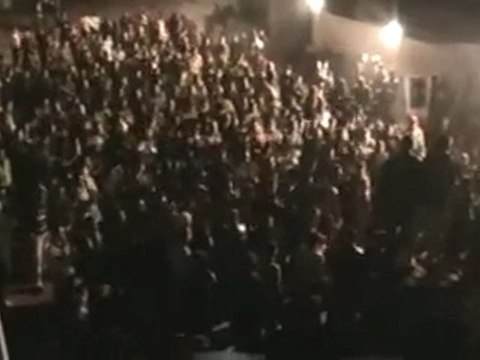 فري برس على اضواء الشموع رغم قطع الكهرباء ديربعلبة 20 12 2011