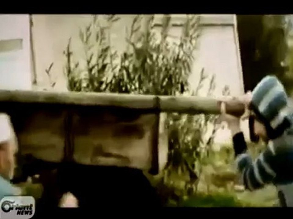 فري برس   أول وثائقي عن الثورة السورية بكاميرات شباب الثورة