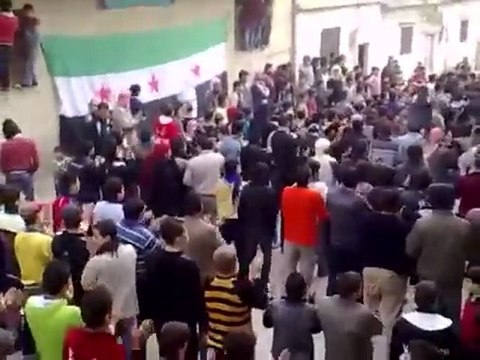 فري برس حماه حي الحميدية نصرة لاهل ادلب وحمص 21 12 2011‎