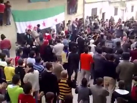 فري برس حماه حي الحميدية نصرة لاهل ادلب وحمص 21 12 2011‎