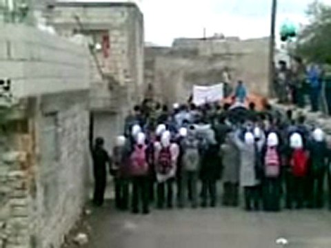 فري برس اللاذقية الحفة بابنا والجنكيل مظاهرة طلابية رائعة 21 12 2011