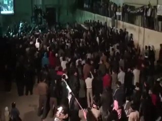 فري برس   حمص   ديربعلبة    مظاهرة مسائية رووعة هتاف بلهجة عشائرية 21 12 2011