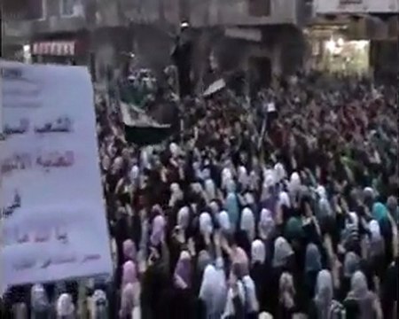 فري برس حمص حي الخالدية قسم راائع من ثوار حمص بقيادة السارووت 21 12 2011