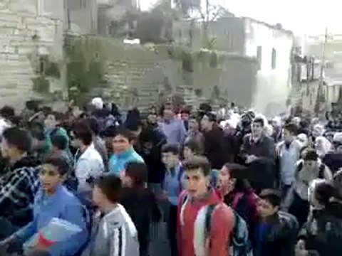 فري برس اللاذقية الحفة بابنا والجنكيل مظاهرة طلابية 22 12 2011 ج1