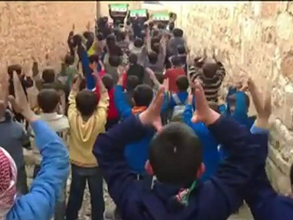 فري برس   حلب الباب   مظاهرة طلابية رائعة وأغنية سكابا 22 12 2011