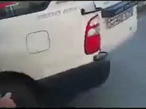 فري برس ريف دمشق دوما اصابة احد المتظاهرين برصاص عصابات الاسد برنوكول الموت 23 12 2011