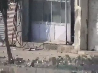 فري برس   حمص   ديربعلبة   آثار القصف على المحلات 22 12 2011