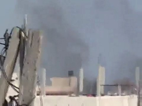 فري برس حمص ديربعلبة تصاعد أعمدة الدخان في جراء القصف العشوائي