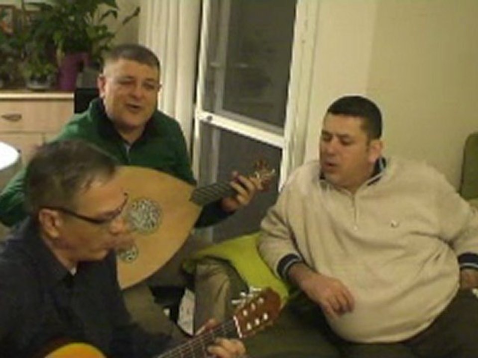 Uzun İnce Bir Yoldayım