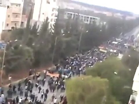 فري برس ادلب منظر مهيب لتشييع الشهيد عمار شحود 23 12 2011